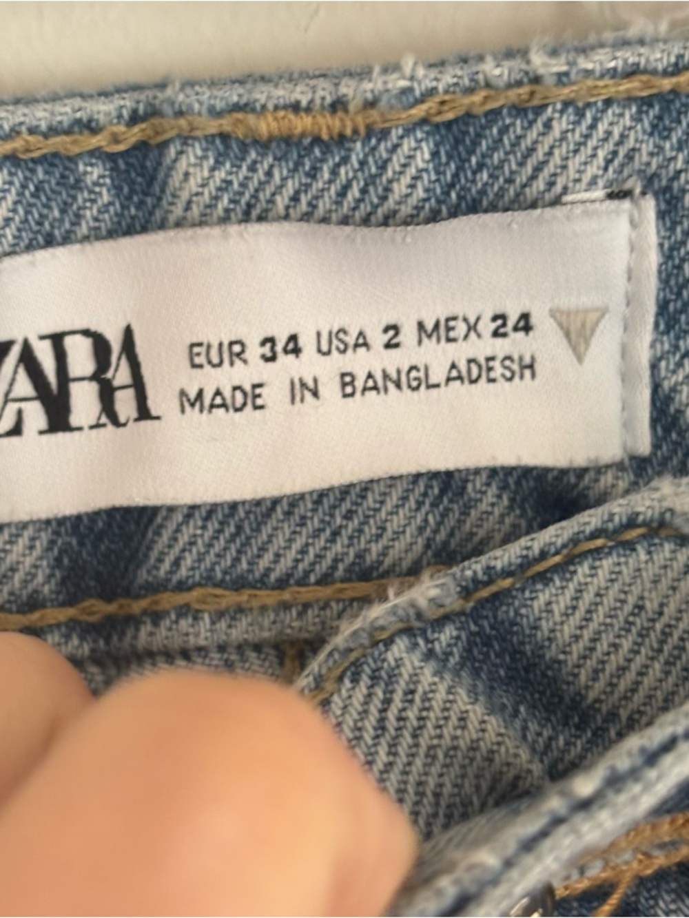 ZARA Distressed High Rise Mom Jeans Size 2 - Picture 2 of 11